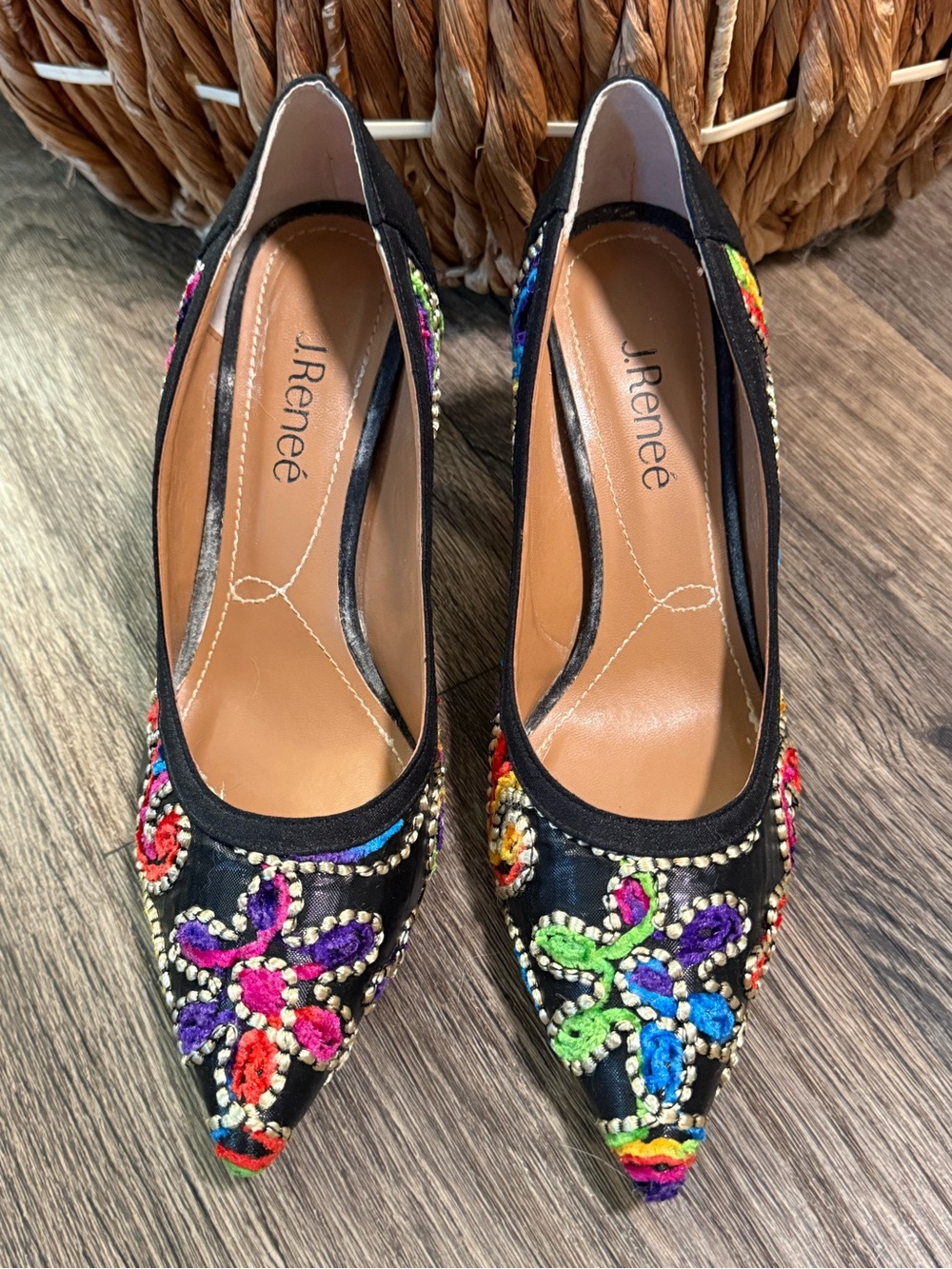 J. Renee Camallia Pointed Toe Fiesta Floral Embroidered Pumps Black Multi